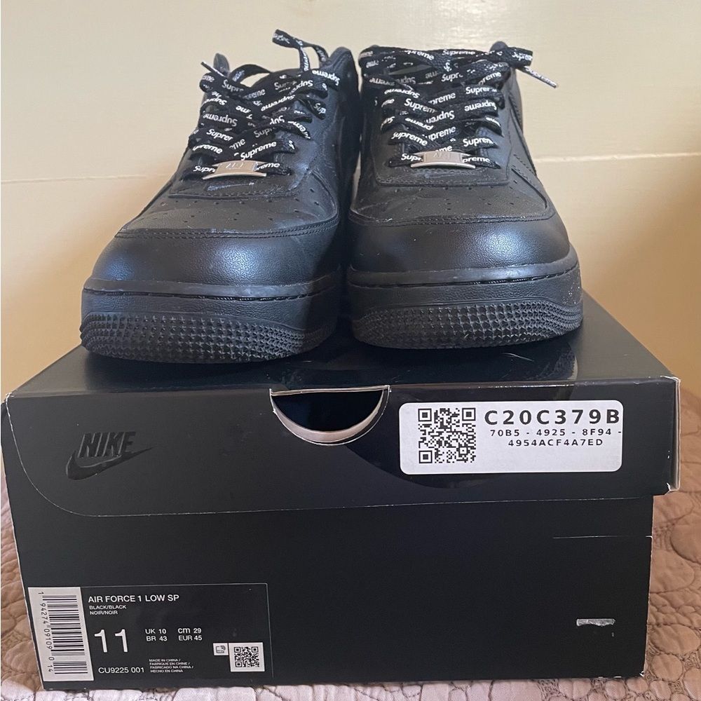 Nike Air Force 1 Supreme Black Sneakers